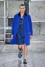 ジバンシィ バイ リカルド ティッシ 2016年春夏メンズコレクション - 縦縞なストリート・モード｜写真53