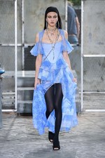 ジバンシィ バイ リカルド ティッシ 2016年春夏メンズコレクション - 縦縞なストリート・モード｜写真57