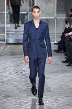 ジバンシィ バイ リカルド ティッシ 2016年春夏メンズコレクション - 縦縞なストリート・モード｜写真73