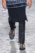 ジバンシィ バイ リカルド ティッシ 2016年春夏メンズコレクション - 縦縞なストリート・モード｜写真75