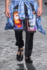 ジバンシィ バイ リカルド ティッシ 2016年春夏メンズコレクション - 縦縞なストリート・モード｜写真87