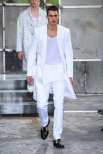 ジバンシィ バイ リカルド ティッシ 2016年春夏メンズコレクション - 縦縞なストリート・モード｜写真99