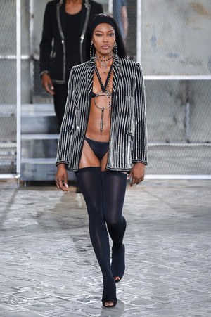 ジバンシィ バイ リカルド ティッシ 2016年春夏メンズコレクション - 縦縞なストリート・モード｜写真116