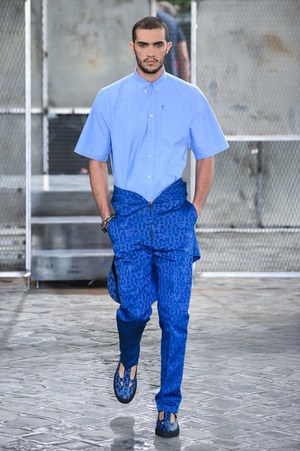 ジバンシィ バイ リカルド ティッシ 2016年春夏メンズコレクション - 縦縞なストリート・モード｜写真32