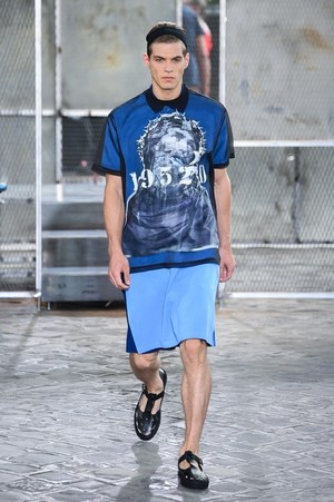 ジバンシィ バイ リカルド ティッシ 2016年春夏メンズコレクション - 縦縞なストリート・モード｜写真36