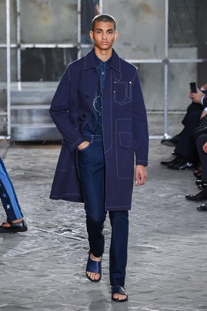 ジバンシィ バイ リカルド ティッシ 2016年春夏メンズコレクション - 縦縞なストリート・モード｜写真67