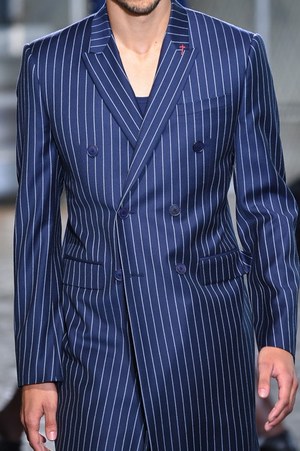 ジバンシィ バイ リカルド ティッシ 2016年春夏メンズコレクション - 縦縞なストリート・モード｜写真70