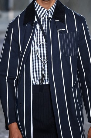 ジバンシィ バイ リカルド ティッシ 2016年春夏メンズコレクション - 縦縞なストリート・モード｜写真78