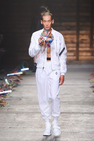 マルセロ・ブロン カウンティ・オブ・ミラン(MARCELO BURLON COUNTY OF MILAN) 2016年春夏メンズコレクション  - 写真15