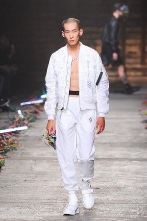 マルセロ・ブロン カウンティ・オブ・ミラン(MARCELO BURLON COUNTY OF MILAN) 2016年春夏メンズコレクション  - 写真16