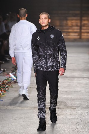 マルセロ・ブロン カウンティ・オブ・ミラン(MARCELO BURLON COUNTY OF MILAN) 2016年春夏メンズコレクション  - 写真18