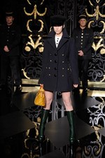 マーク・ジェイコブスが誘い込む、濃密でシークレットな世界　ルイヴィトン(LOUIS VUITTON)、2011-2012年秋冬コレクション｜写真9