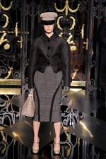 マーク・ジェイコブスが誘い込む、濃密でシークレットな世界　ルイヴィトン(LOUIS VUITTON)、2011-2012年秋冬コレクション｜写真13