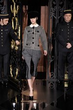 マーク・ジェイコブスが誘い込む、濃密でシークレットな世界　ルイヴィトン(LOUIS VUITTON)、2011-2012年秋冬コレクション｜写真14