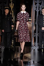 マーク・ジェイコブスが誘い込む、濃密でシークレットな世界　ルイヴィトン(LOUIS VUITTON)、2011-2012年秋冬コレクション｜写真35