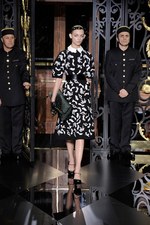 マーク・ジェイコブスが誘い込む、濃密でシークレットな世界　ルイヴィトン(LOUIS VUITTON)、2011-2012年秋冬コレクション｜写真39