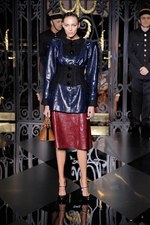 マーク・ジェイコブスが誘い込む、濃密でシークレットな世界　ルイヴィトン(LOUIS VUITTON)、2011-2012年秋冬コレクション｜写真42