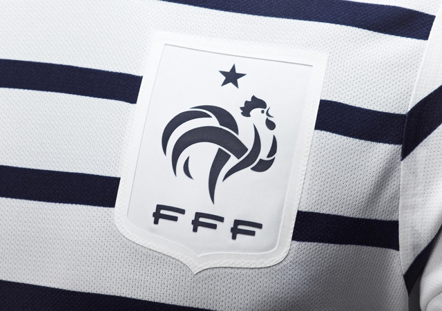 カール・ラガーフェルド撮影によるサッカーフランス代表アウェイユニフォーム 画像5