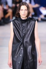 リック・オウエンス 2016年春夏メンズコレクション - リックが考える男らしさの定義｜写真6