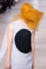 リック・オウエンス 2016年春夏メンズコレクション - リックが考える男らしさの定義｜写真17