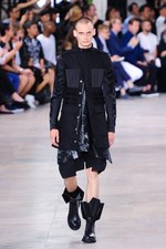 リック・オウエンス 2016年春夏メンズコレクション - リックが考える男らしさの定義｜写真21