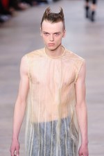 リック・オウエンス 2016年春夏メンズコレクション - リックが考える男らしさの定義｜写真29