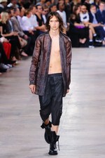 リック・オウエンス 2016年春夏メンズコレクション - リックが考える男らしさの定義｜写真38