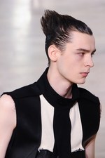 リック・オウエンス 2016年春夏メンズコレクション - リックが考える男らしさの定義｜写真50