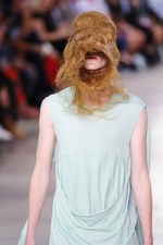 リック・オウエンス 2016年春夏メンズコレクション - リックが考える男らしさの定義｜写真58