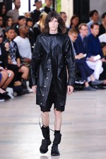 リック・オウエンス 2016年春夏メンズコレクション - リックが考える男らしさの定義｜写真65