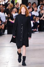 リック・オウエンス 2016年春夏メンズコレクション - リックが考える男らしさの定義｜写真67