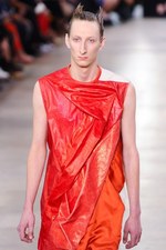 リック・オウエンス 2016年春夏メンズコレクション - リックが考える男らしさの定義｜写真80