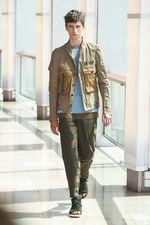 カラー(kolor) 2016年春夏メンズコレクション - 戦争に行けない戦闘服｜写真19