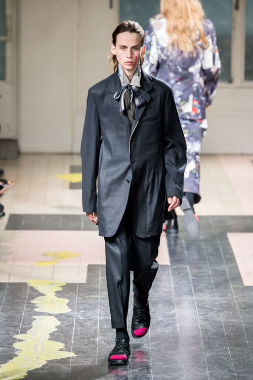 ヨウジヤマモト(Yohji Yamamoto) 2016年春夏メンズコレクション  - 写真44