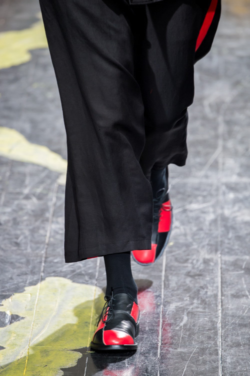 ヨウジヤマモト(Yohji Yamamoto) 2016年春夏メンズコレクション  - 写真84