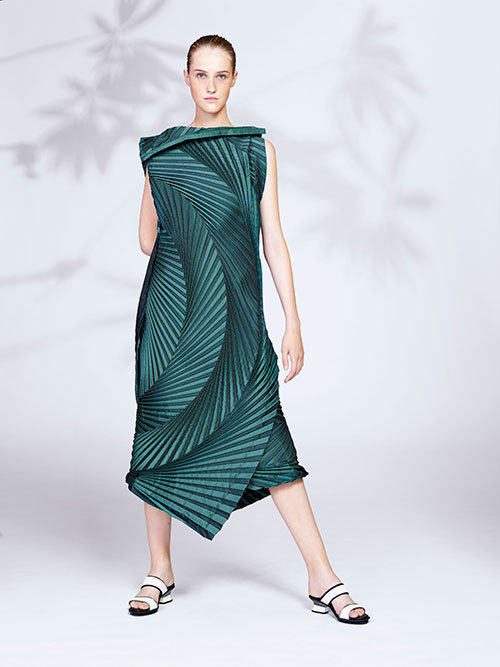 写真1/24｜イッセイ ミヤケ(ISSEY MIYAKE) 2016年リゾート