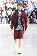sacai 2016年春夏メンズコレクション - 自由な発想が生む、ハイブリットスタイル｜写真1