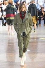 sacai 2016年春夏メンズコレクション - 自由な発想が生む、ハイブリットスタイル｜写真57