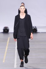 Y-3 2016年春夏コレクション - 3本線への回帰と進化｜写真1