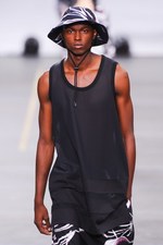 Y-3 2016年春夏コレクション - 3本線への回帰と進化｜写真100