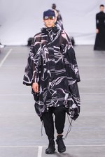 Y-3 2016年春夏コレクション - 3本線への回帰と進化｜写真103