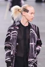 Y-3 2016年春夏コレクション - 3本線への回帰と進化｜写真105