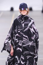 Y-3 2016年春夏コレクション - 3本線への回帰と進化｜写真109