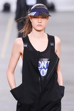 Y-3 2016年春夏コレクション - 3本線への回帰と進化｜写真12