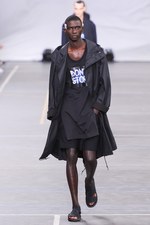 Y-3 2016年春夏コレクション - 3本線への回帰と進化｜写真13