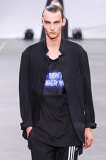 Y-3 2016年春夏コレクション - 3本線への回帰と進化｜写真16