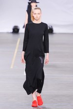 Y-3 2016年春夏コレクション - 3本線への回帰と進化｜写真24