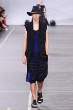 Y-3 2016年春夏コレクション - 3本線への回帰と進化｜写真26