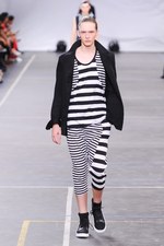 Y-3 2016年春夏コレクション - 3本線への回帰と進化｜写真50