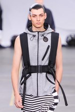 Y-3 2016年春夏コレクション - 3本線への回帰と進化｜写真53